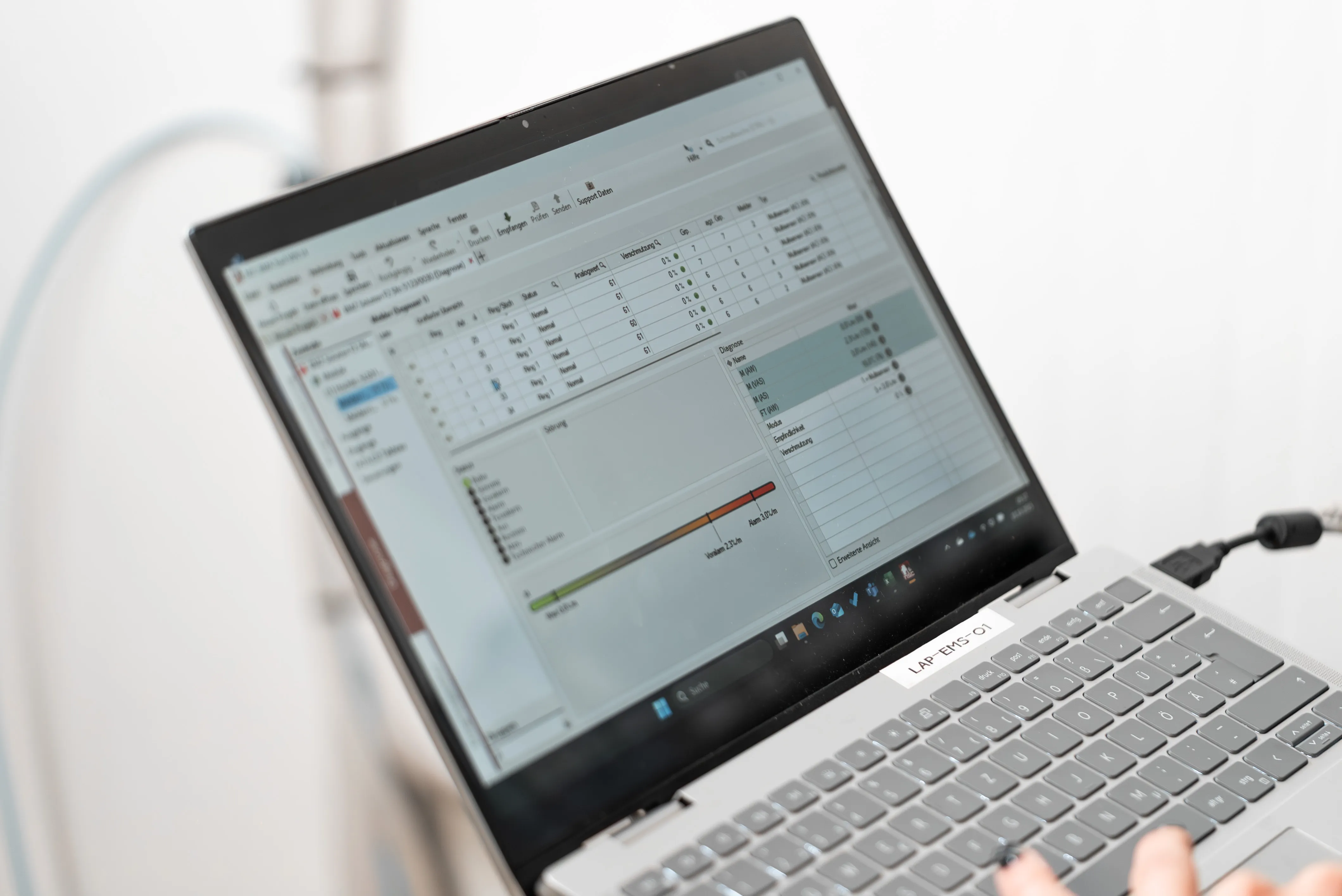 Konfiguration und Diagnose einer Brandmeldeanlage am Laptop